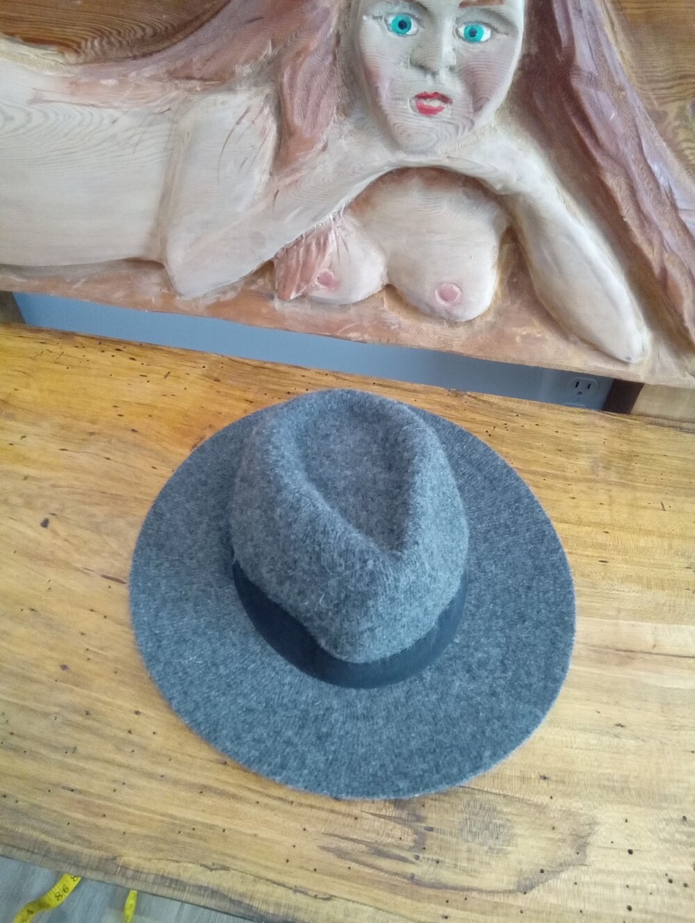 W - Picture 6 of 11